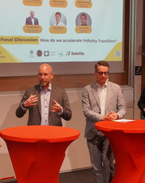LeadIT panel discussion, right to left: Per Andersson, Annika Ramsköld, Rémy Kolessar, David Högnelid, Erik Enecker and Rupila Mehra. Photo: Engaging India at Almedalen