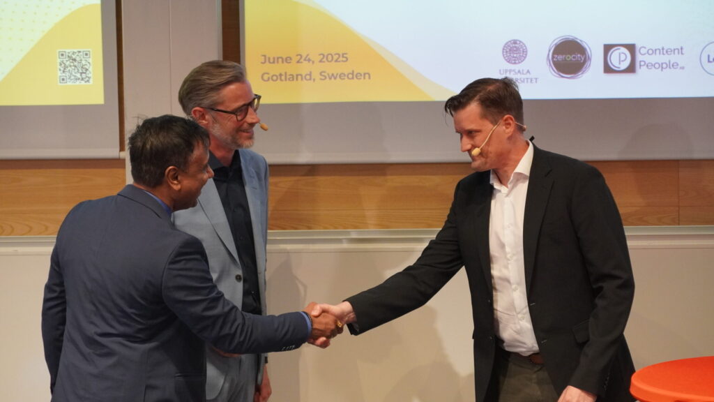 On stage at Almedalen, from right: to left: Erik Enecker, Daniel Westlén and Anurag Bhushan. Photo: Engaging India @Almedelan